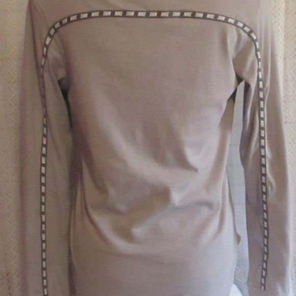 Nike Women Athletic Logo Long Sleeve Shirt… - Picture 5 of 6